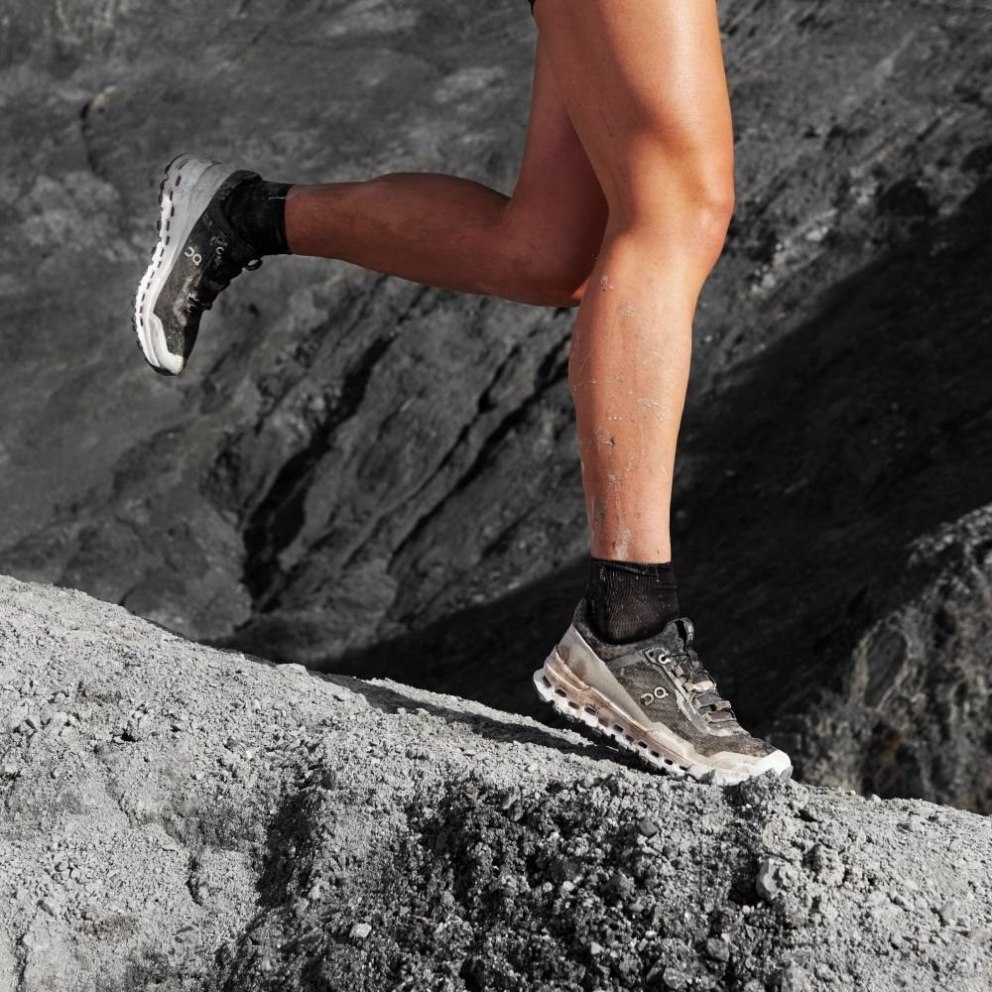 On Cloudultra Women's Hiking Shoes Black / White | UK-O5712