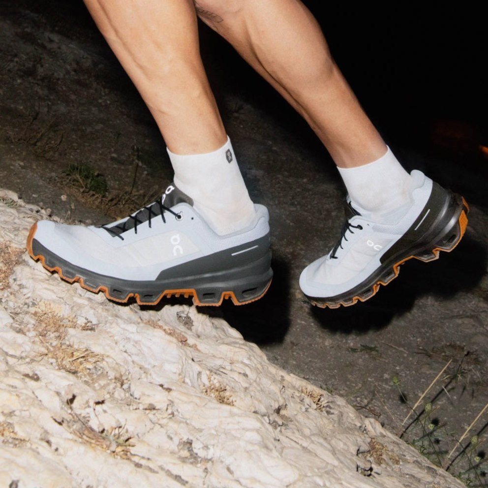 On Cloudventure Men's Hiking Shoes Light Grey / Black | UK-O2AM8