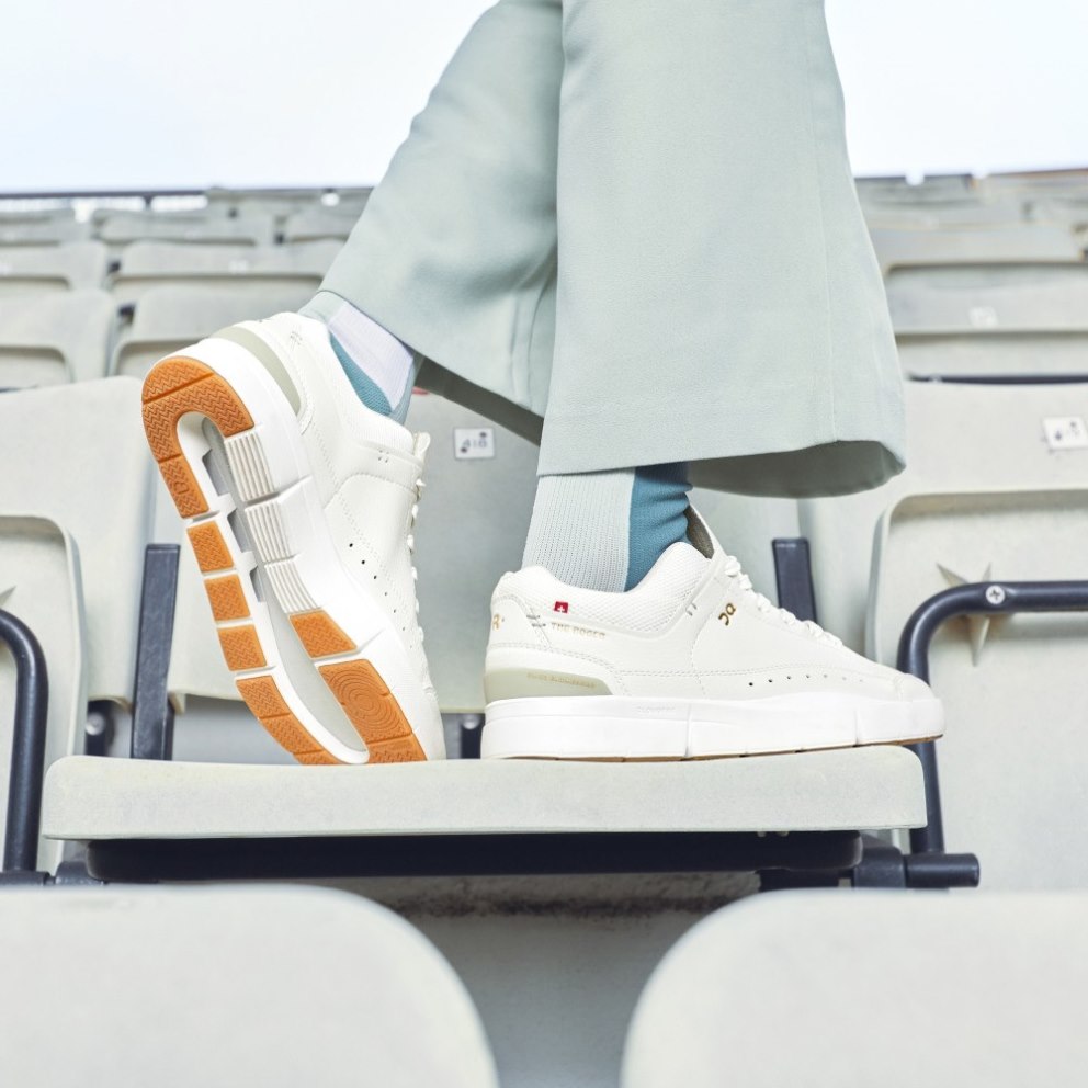 On Cloud THE ROGER Centre Court Women's Trainers White | UK-OM175